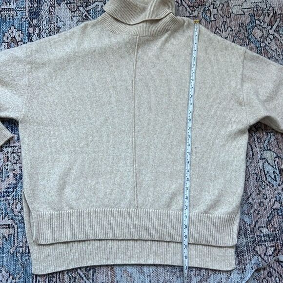 H&M Turtleneck Sweater Chunky Knit Oversized Beige Oatmeal Cream Size Medium - Picture 10 of 10